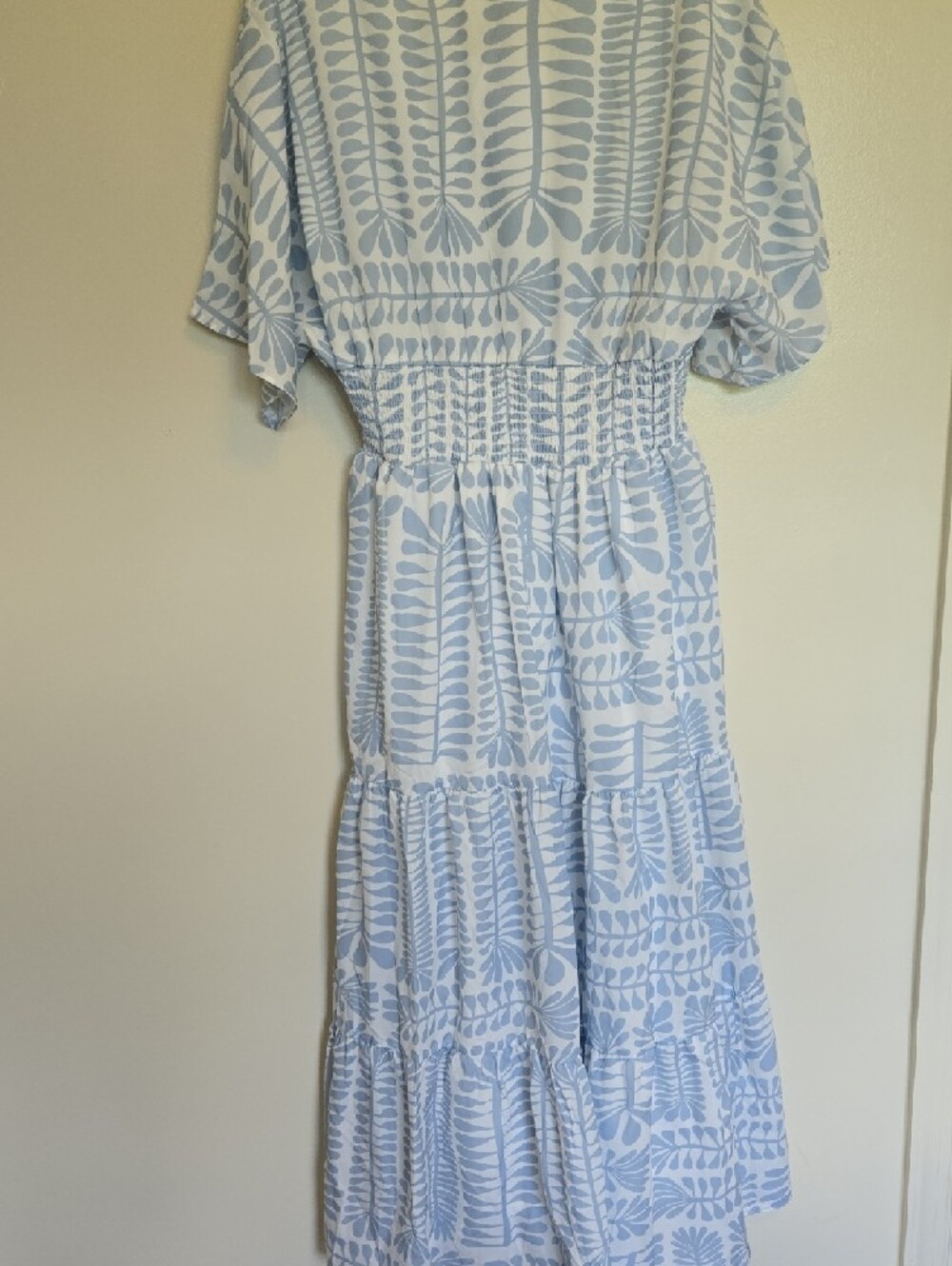Balti Born Blue White Maxi Dress Floral Flutter Sleeves Tiered Smocked M Coastal - Picture 4 of 6